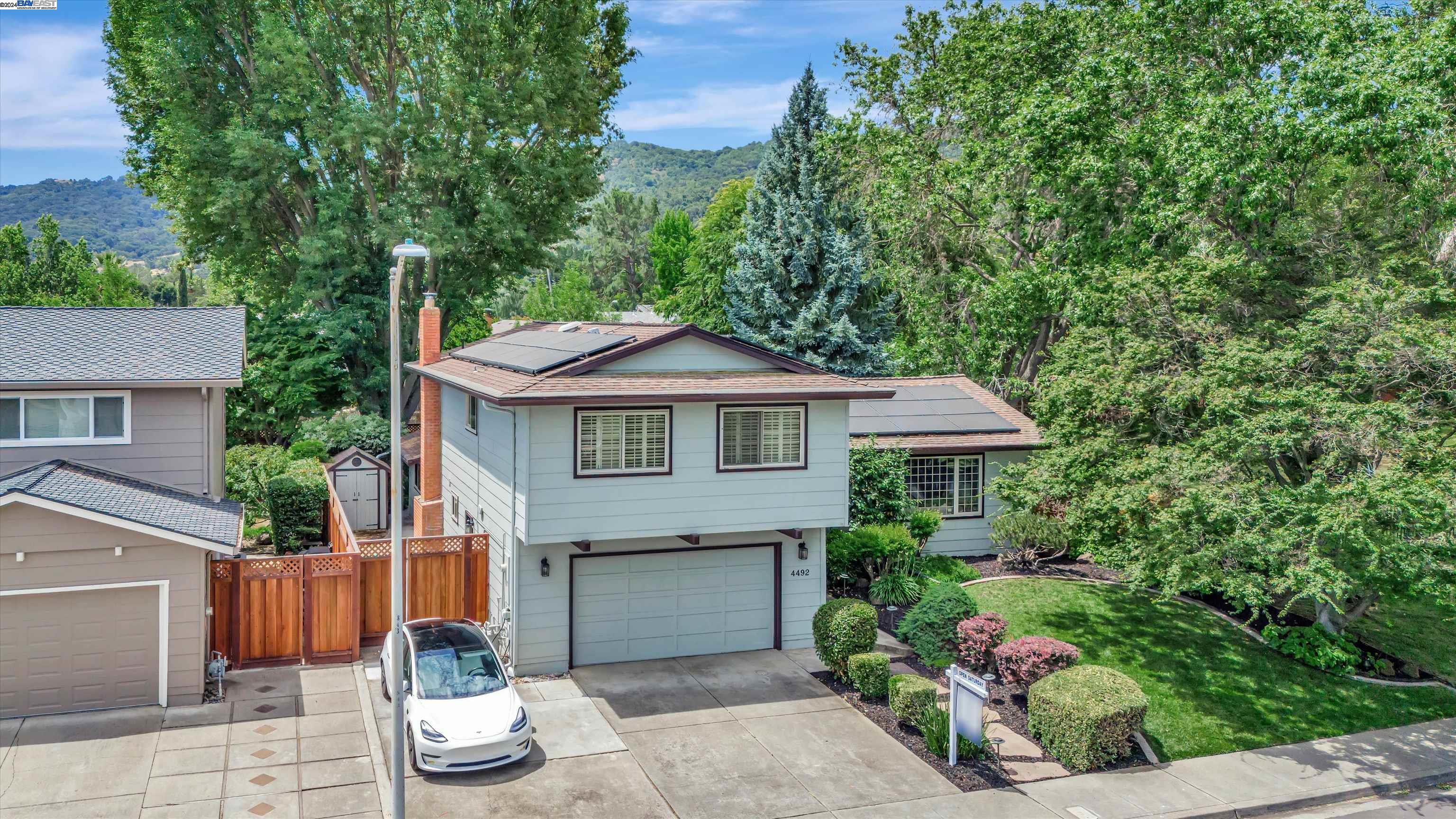 4492 Sandalwood Dr