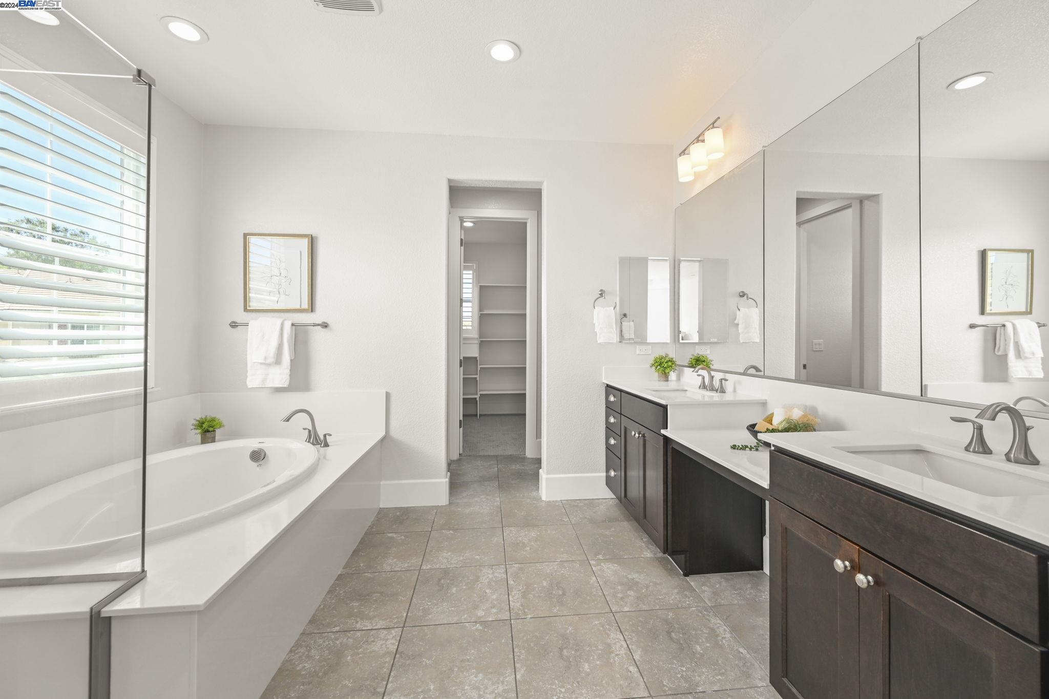 7102 Kylemore Cir
