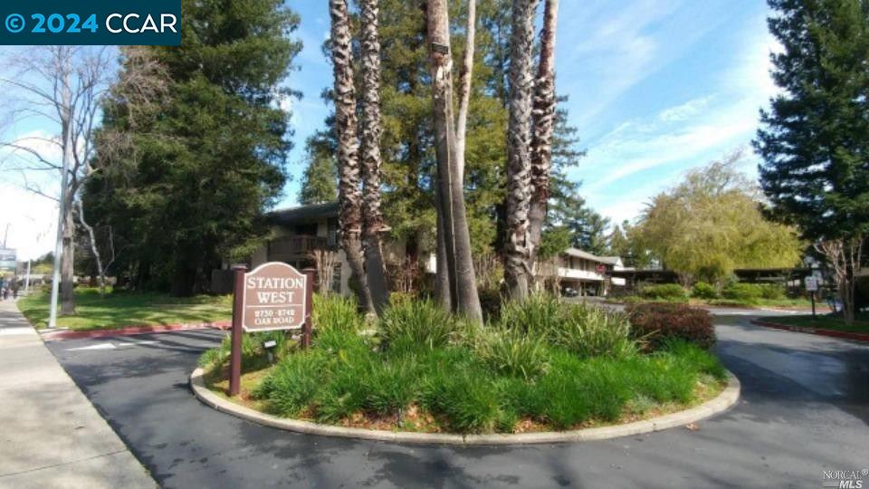 2742 Oak Road # 200