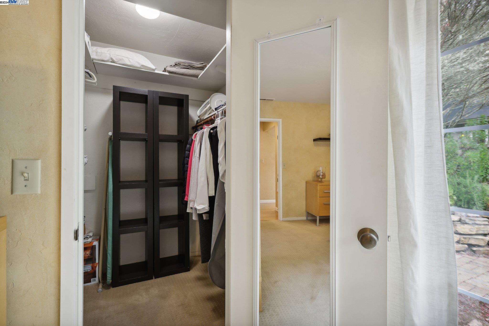 3 NE 4th Carpenter St