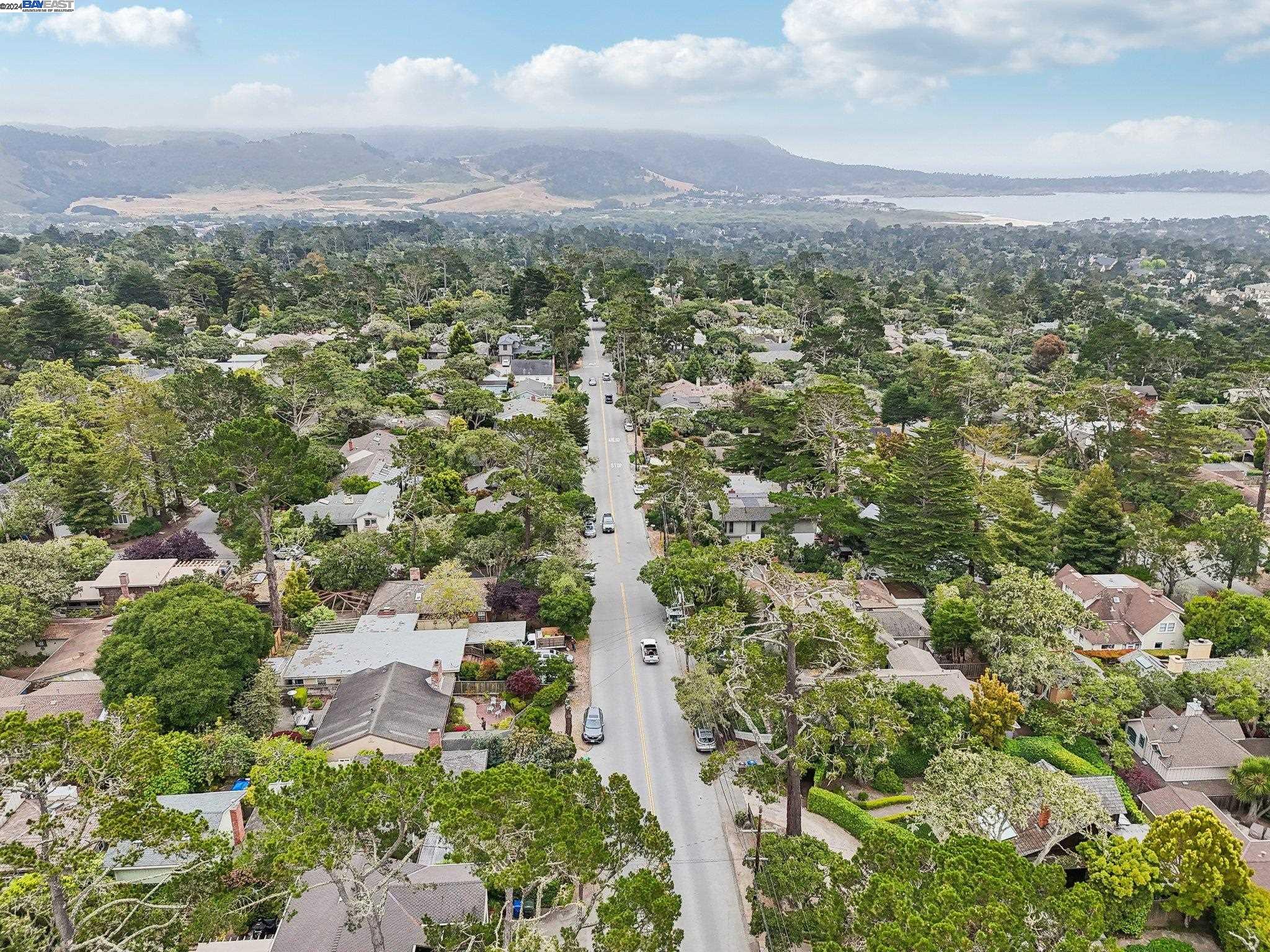 3 NE 4th Carpenter St