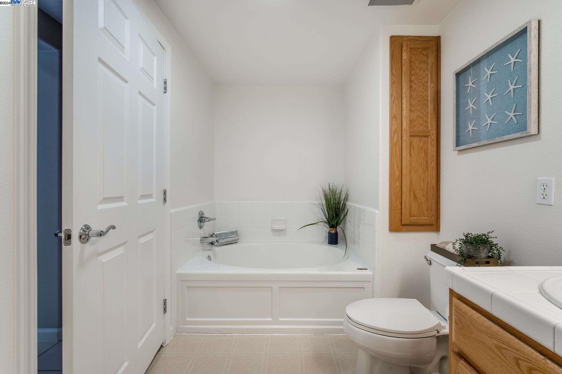 3360 Maguire Way # 237
