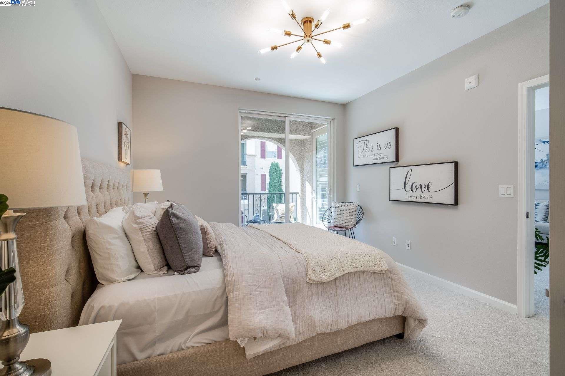 3360 Maguire Way # 237