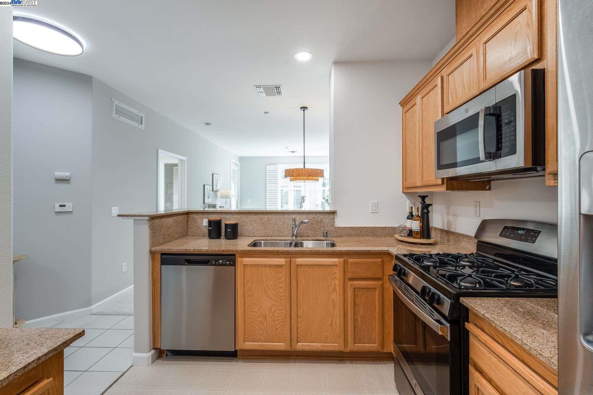 3360 Maguire Way # 237