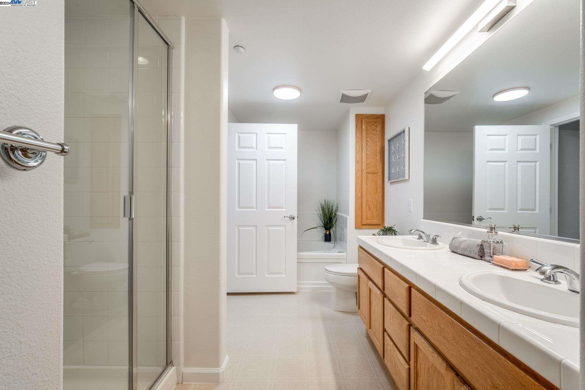 3360 Maguire Way # 237