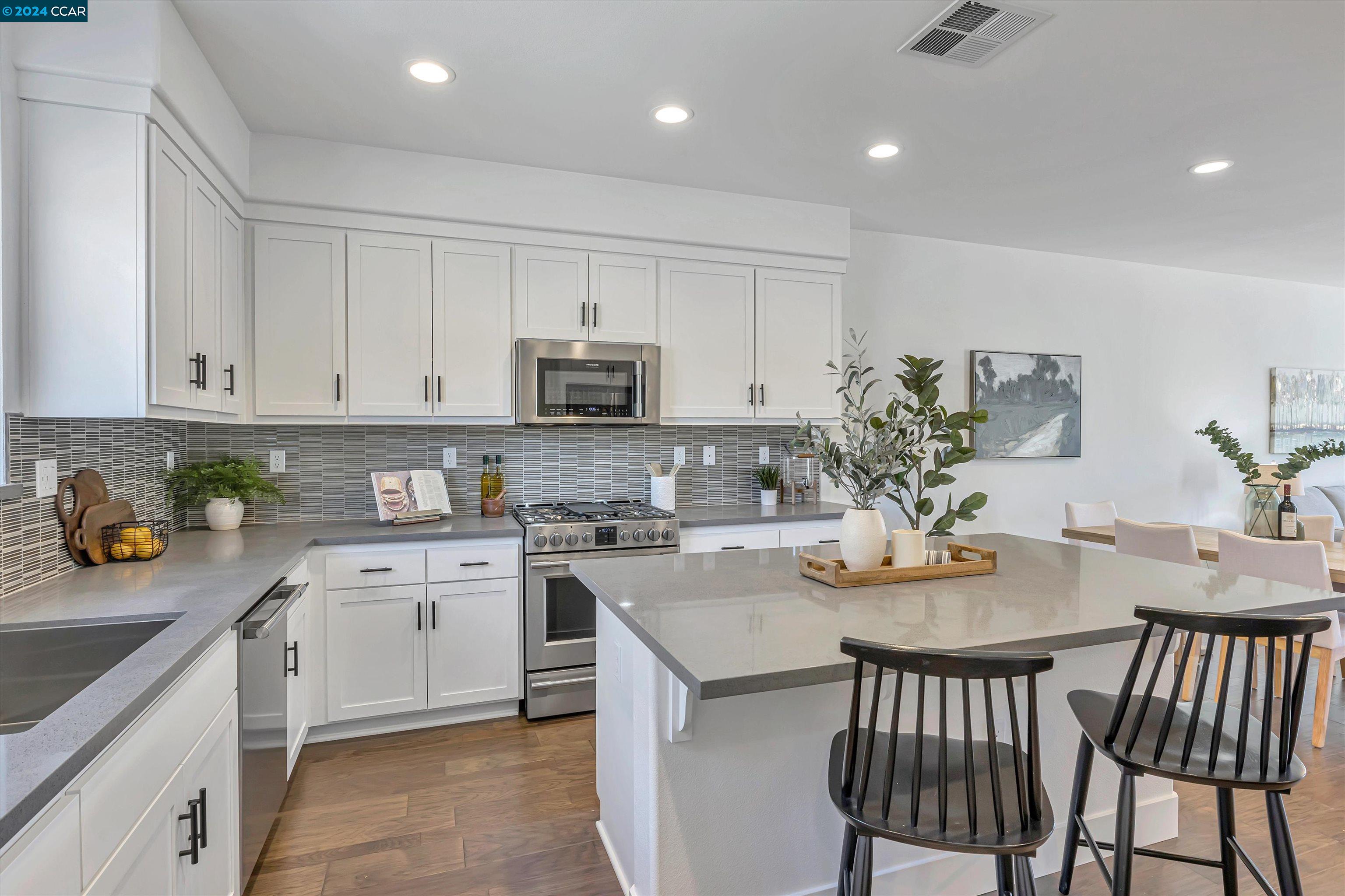 241 Bolt Ct