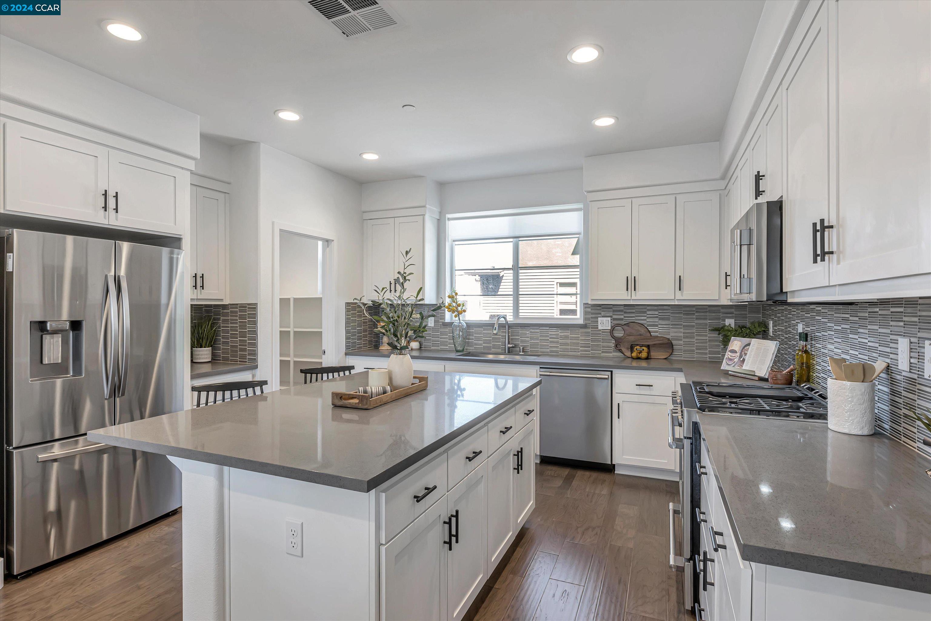 241 Bolt Ct