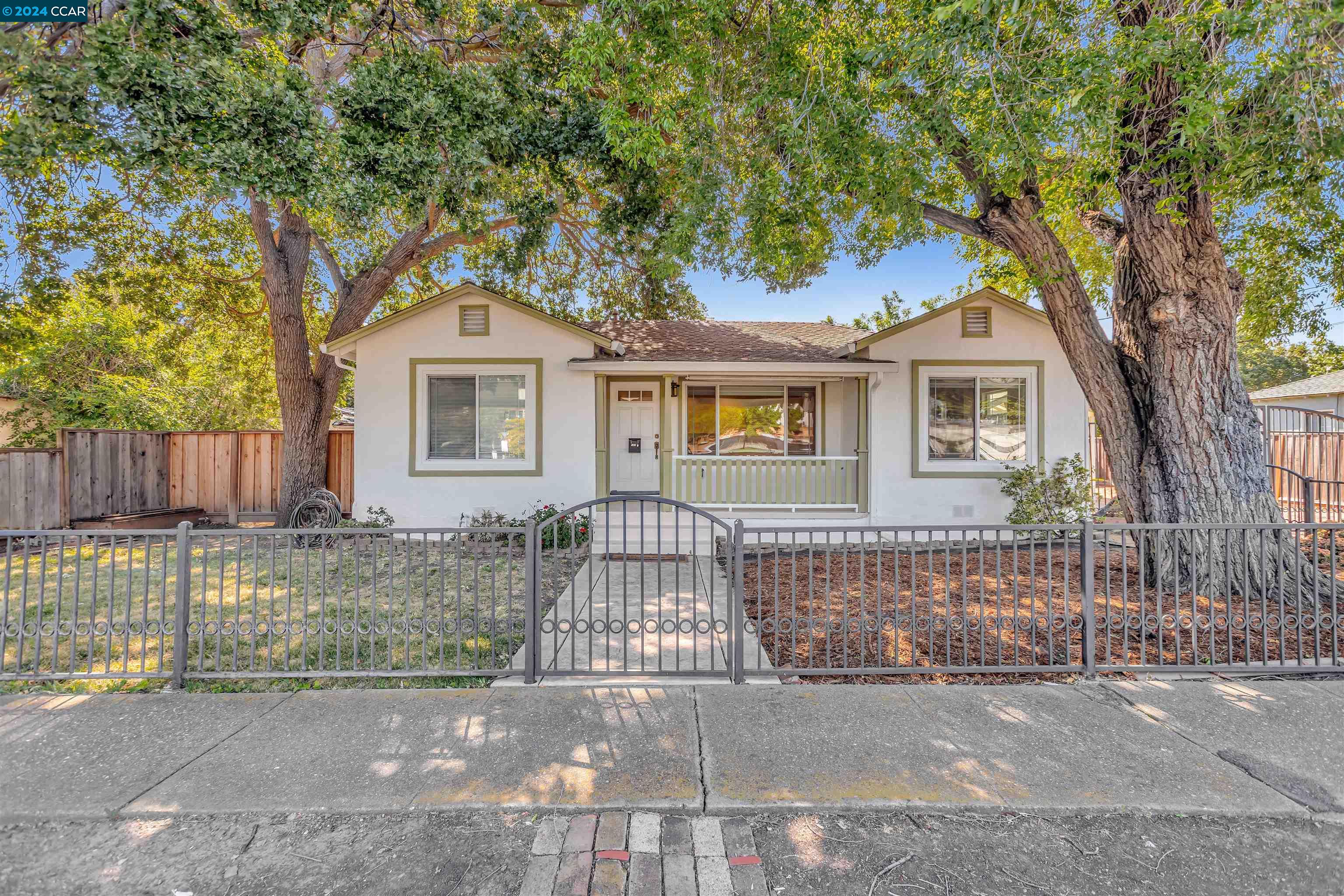 1270 Mesa St