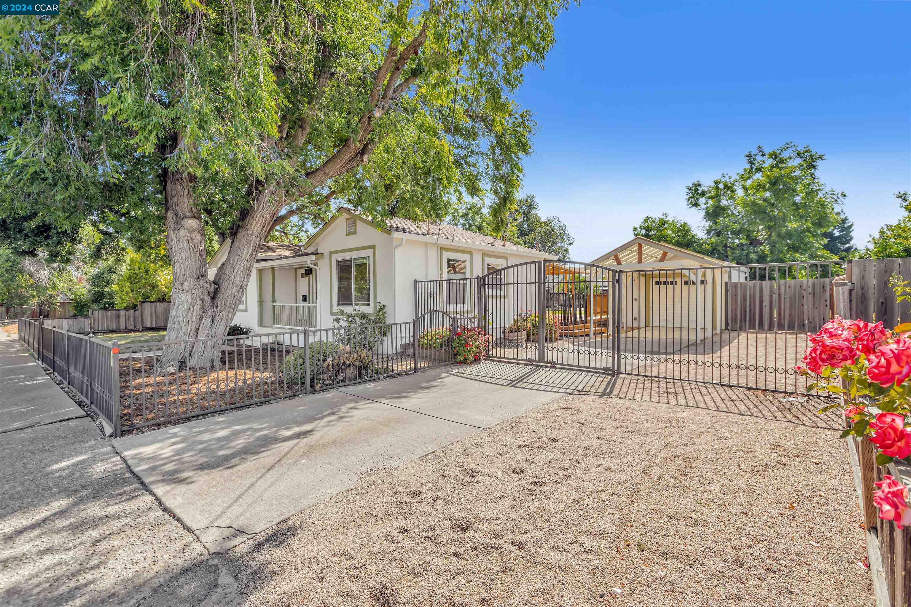 1270 Mesa St