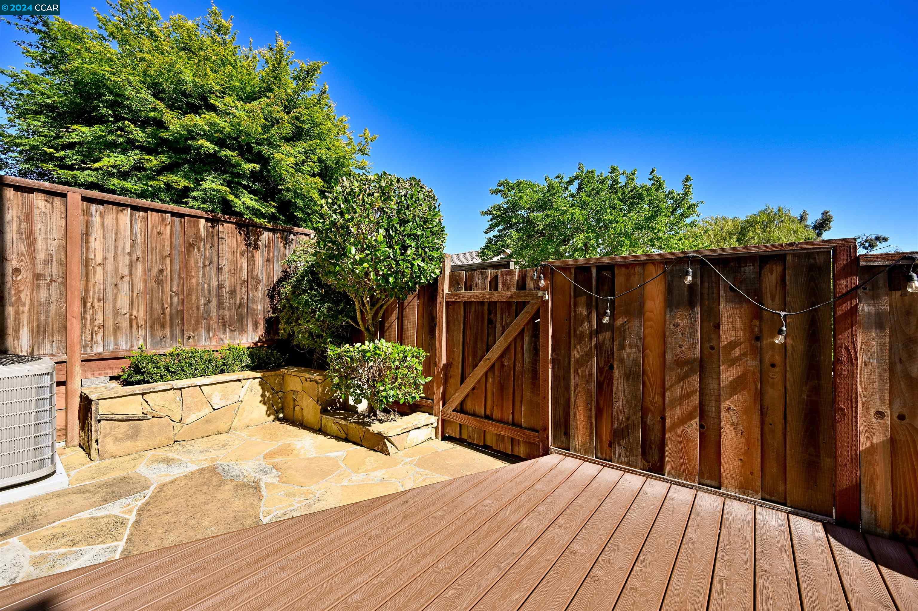 7535 Rolling Hills Cir