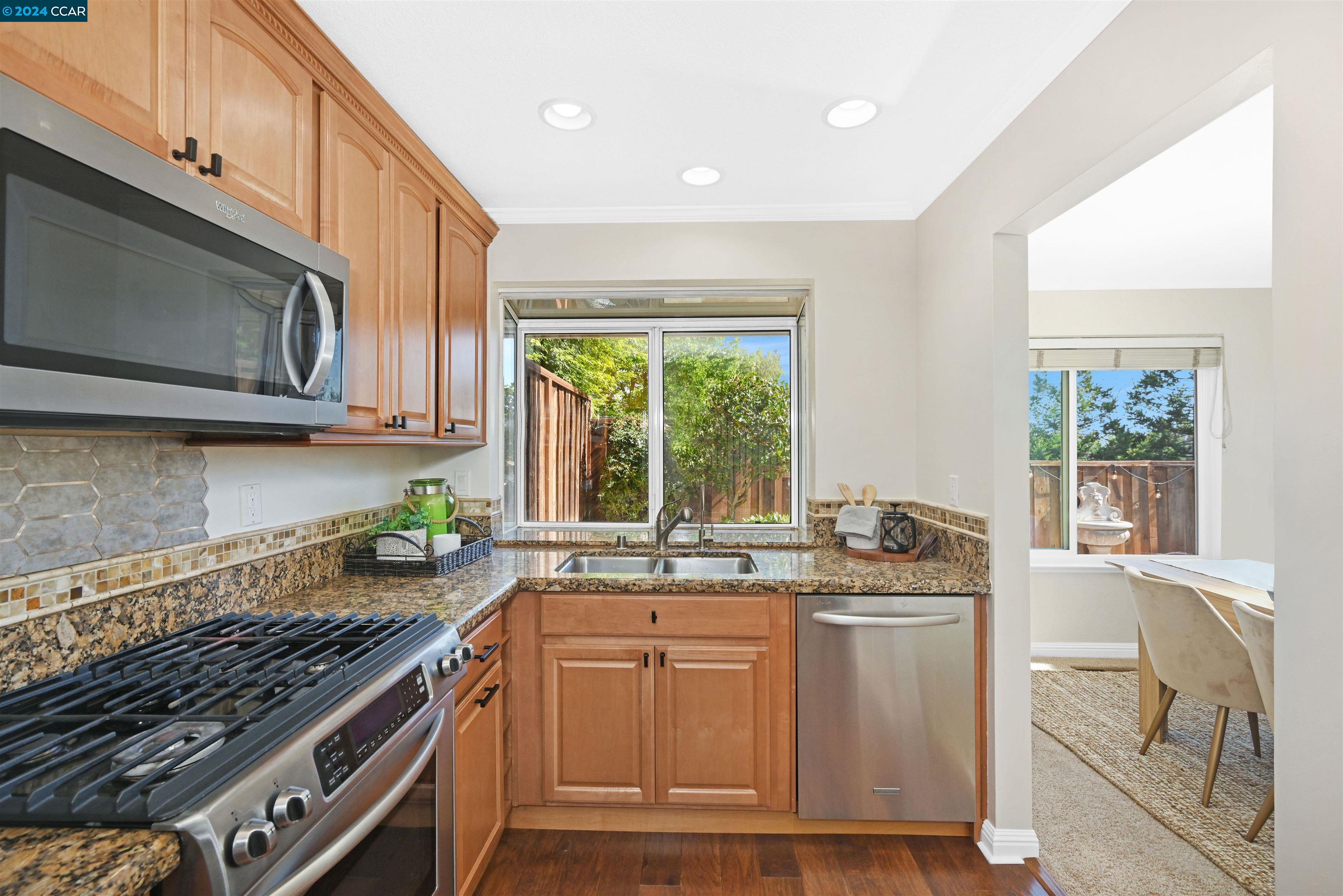 7535 Rolling Hills Cir