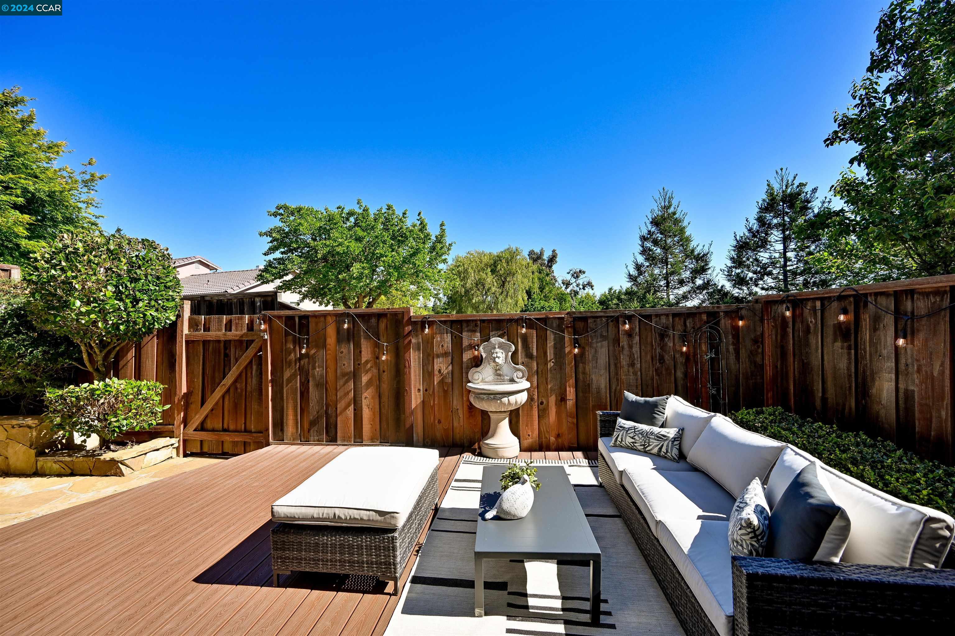 7535 Rolling Hills Cir