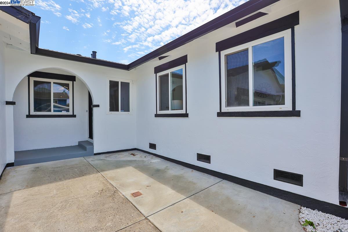 858 Gull Ave