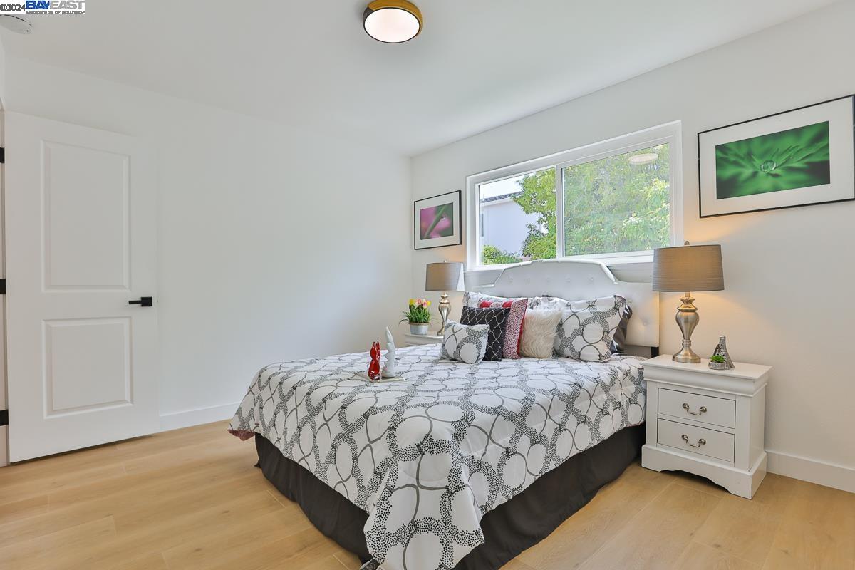 858 Gull Ave