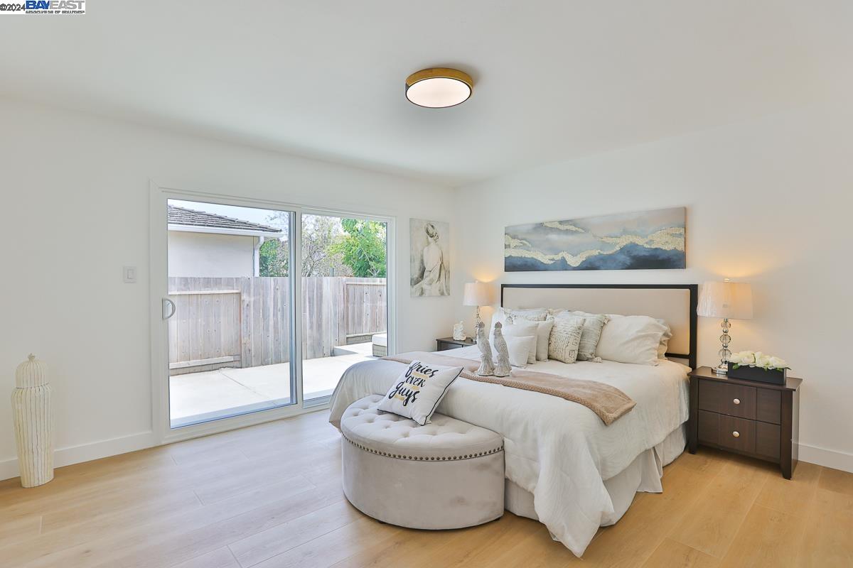 858 Gull Ave