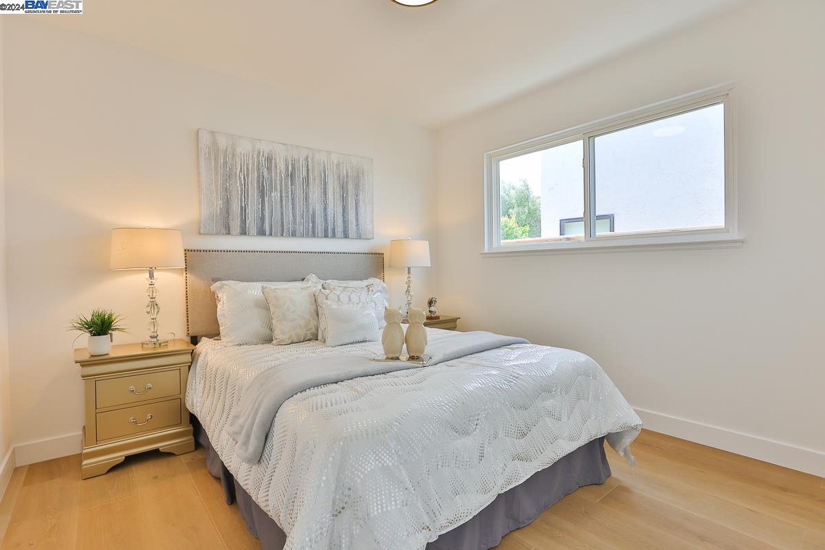 858 Gull Ave