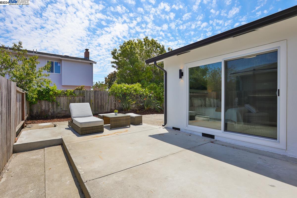 858 Gull Ave