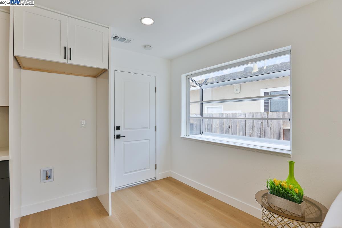 858 Gull Ave