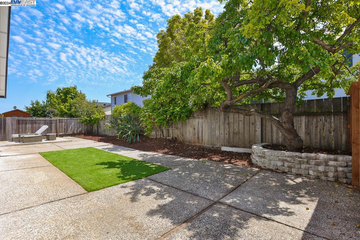 858 Gull Ave
