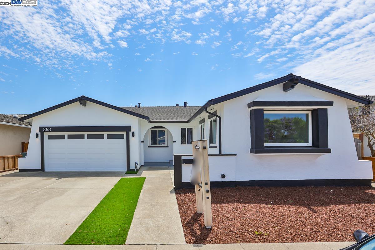 858 Gull Ave