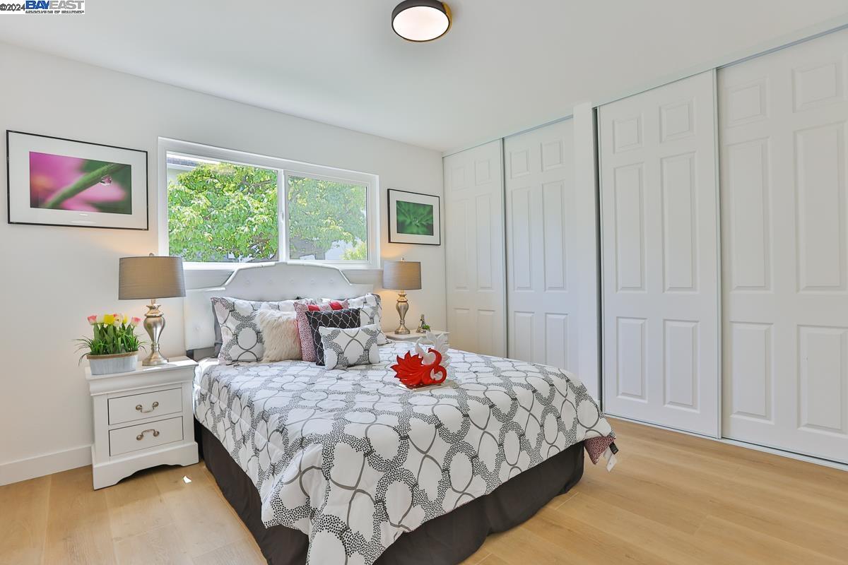 858 Gull Ave