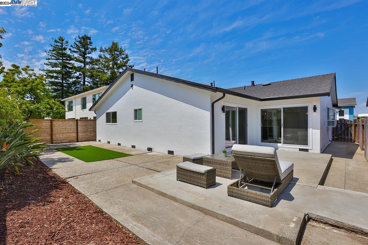 858 Gull Ave