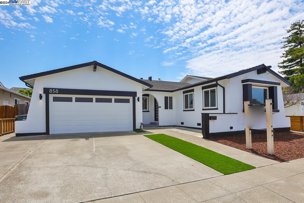 858 Gull Ave