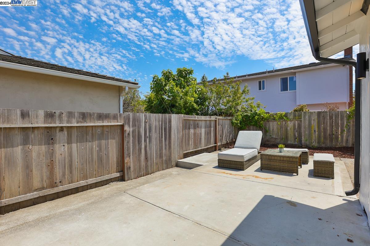 858 Gull Ave