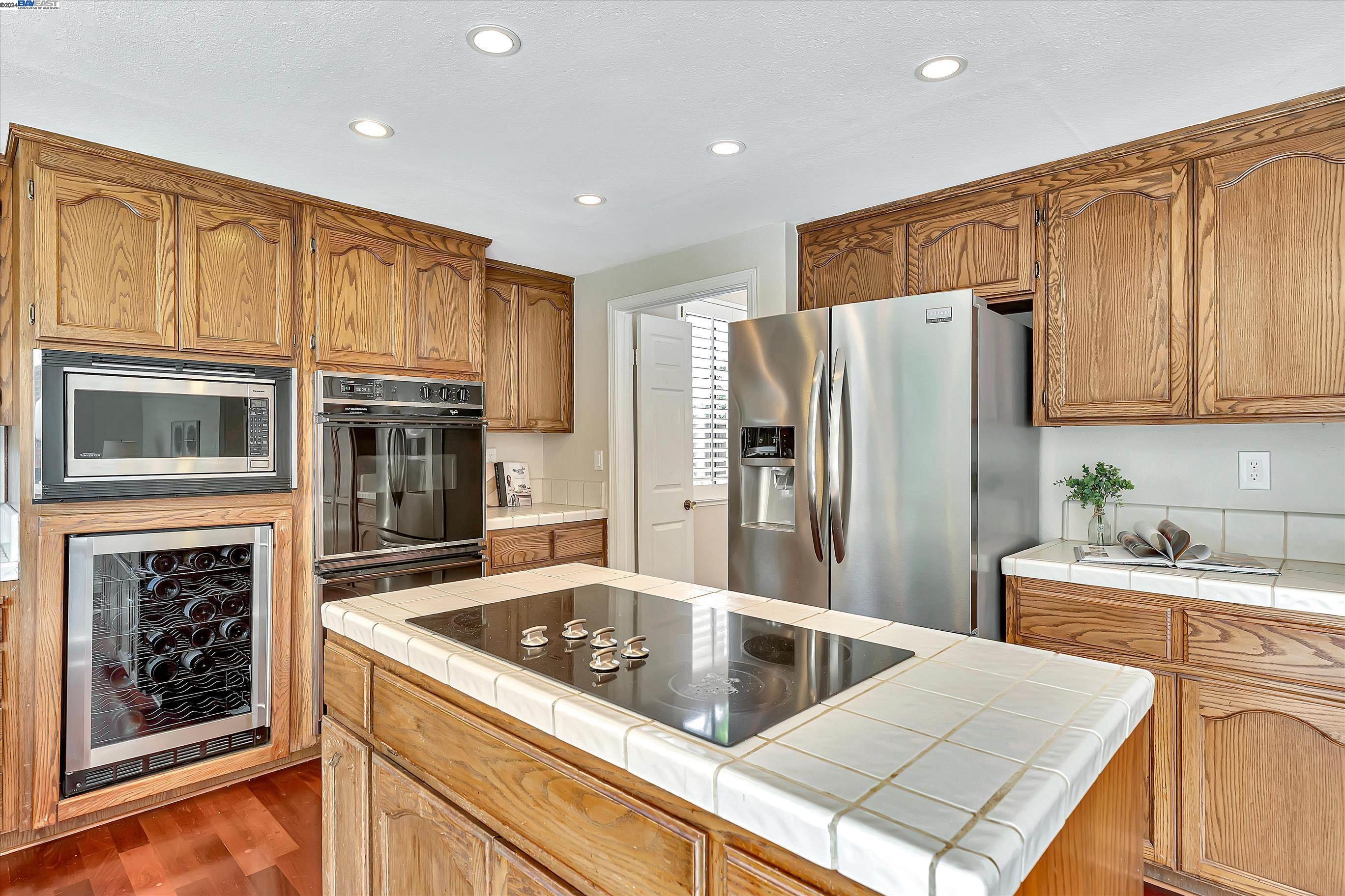 6537 Calle De La Mancha