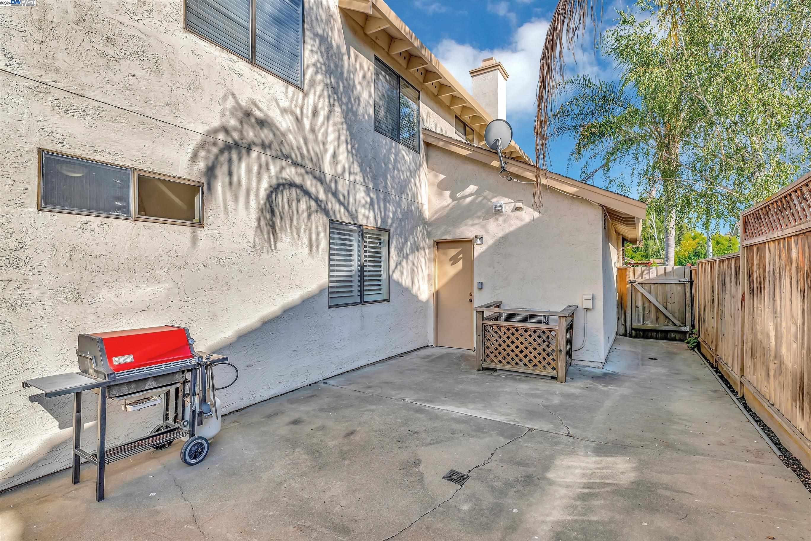 6537 Calle De La Mancha