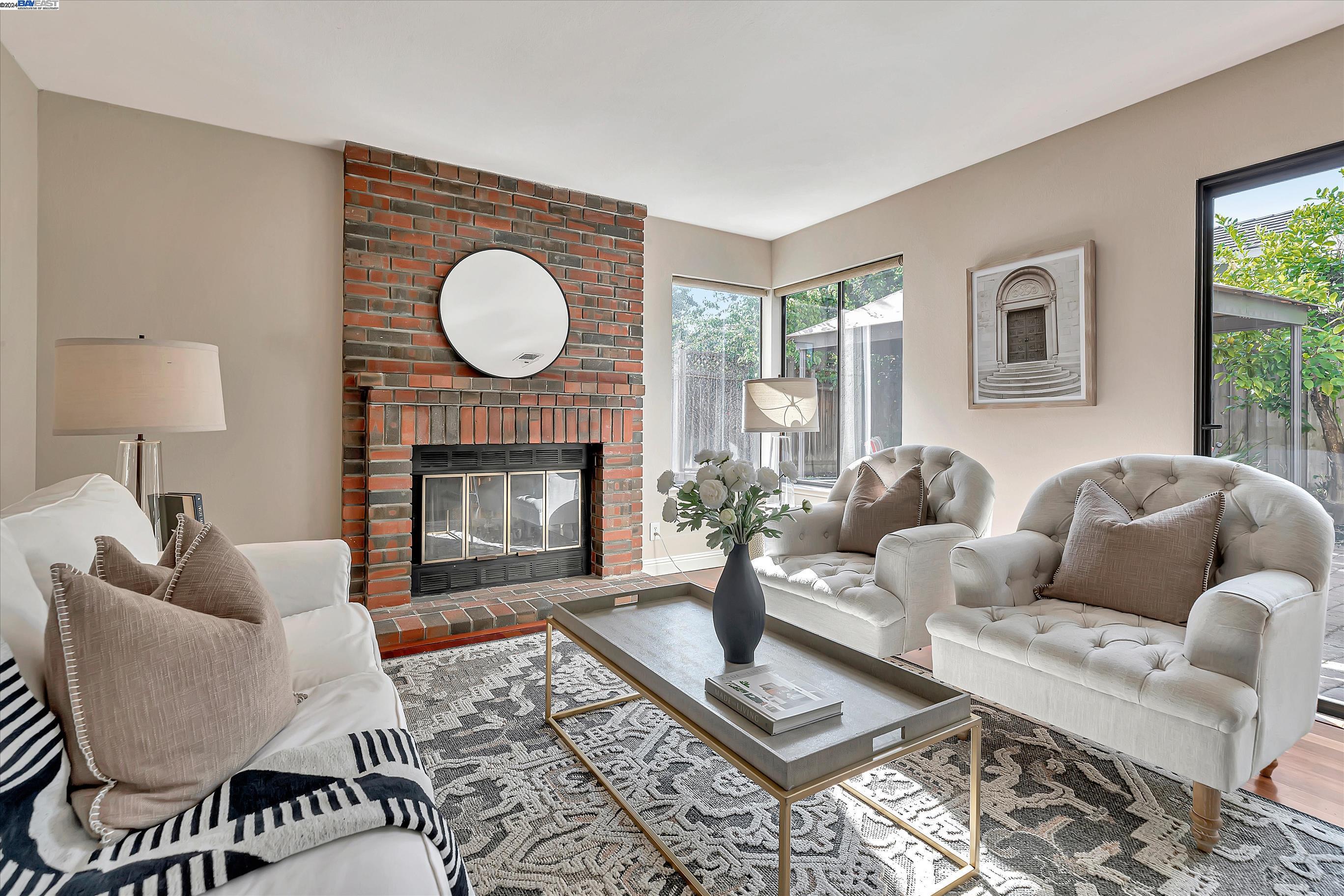 6537 Calle De La Mancha