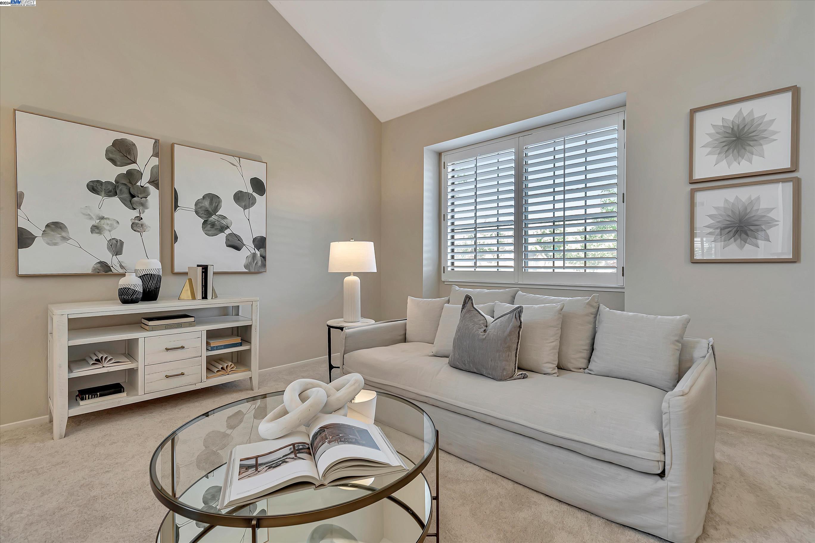 6537 Calle De La Mancha