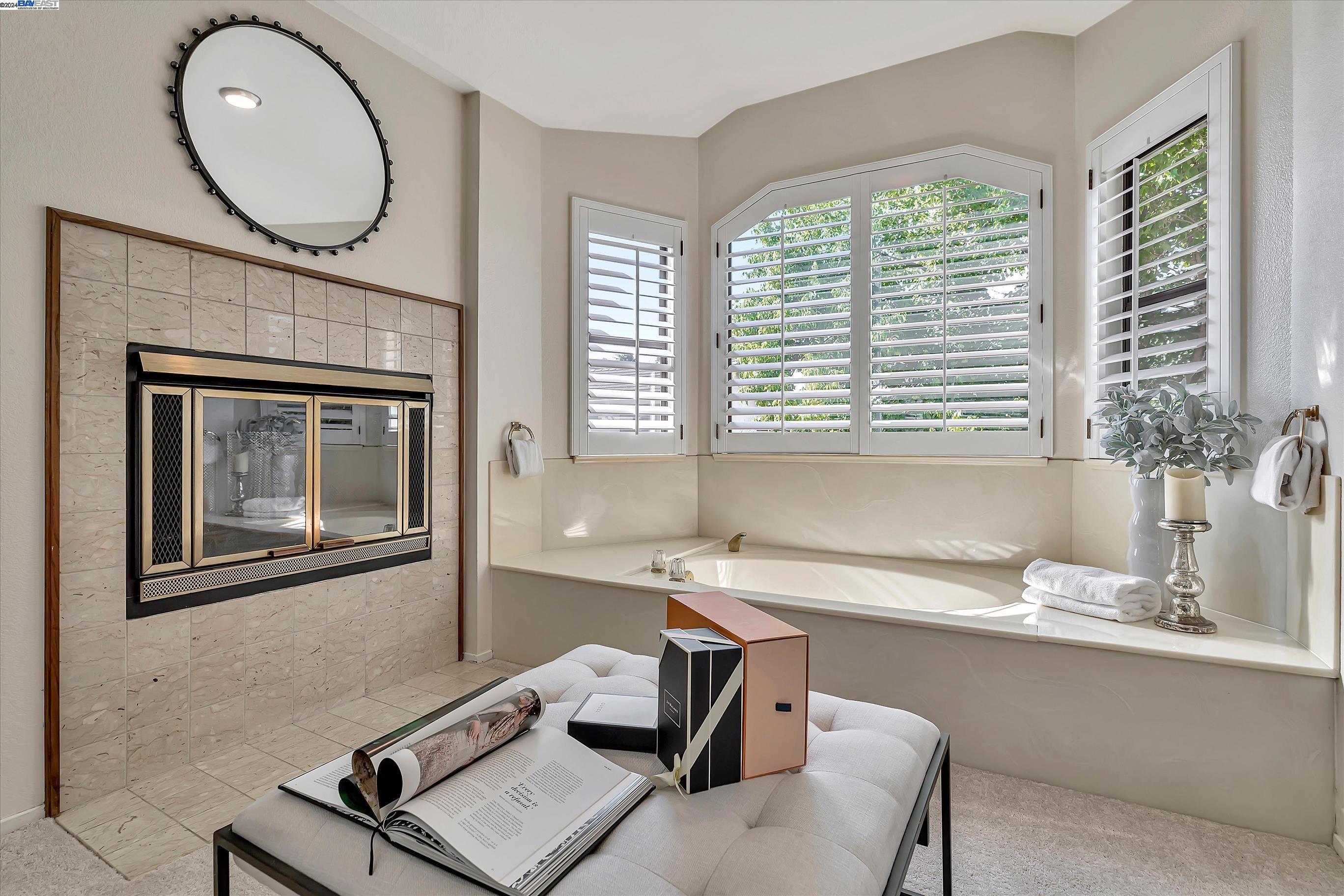 6537 Calle De La Mancha