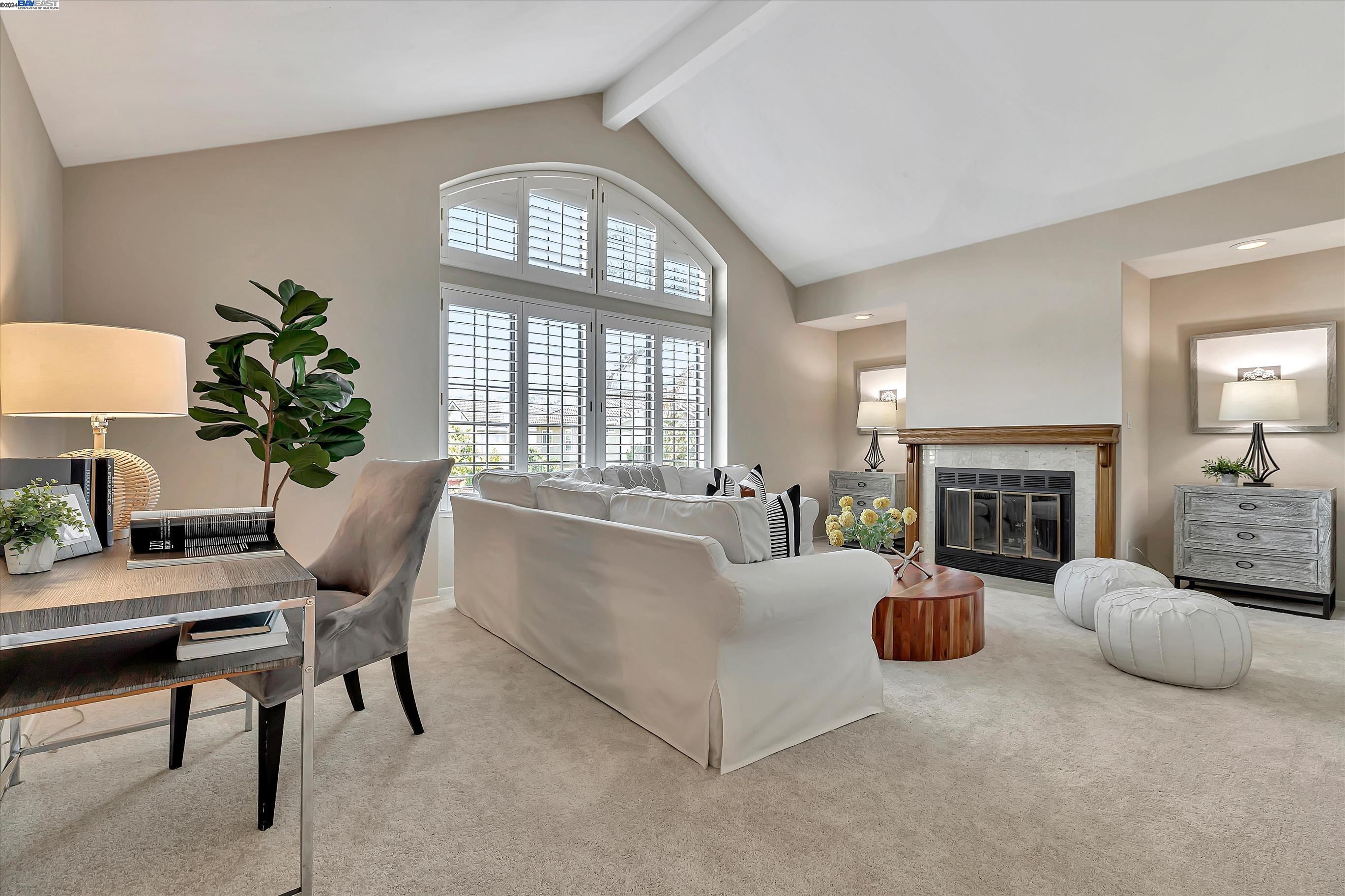 6537 Calle De La Mancha