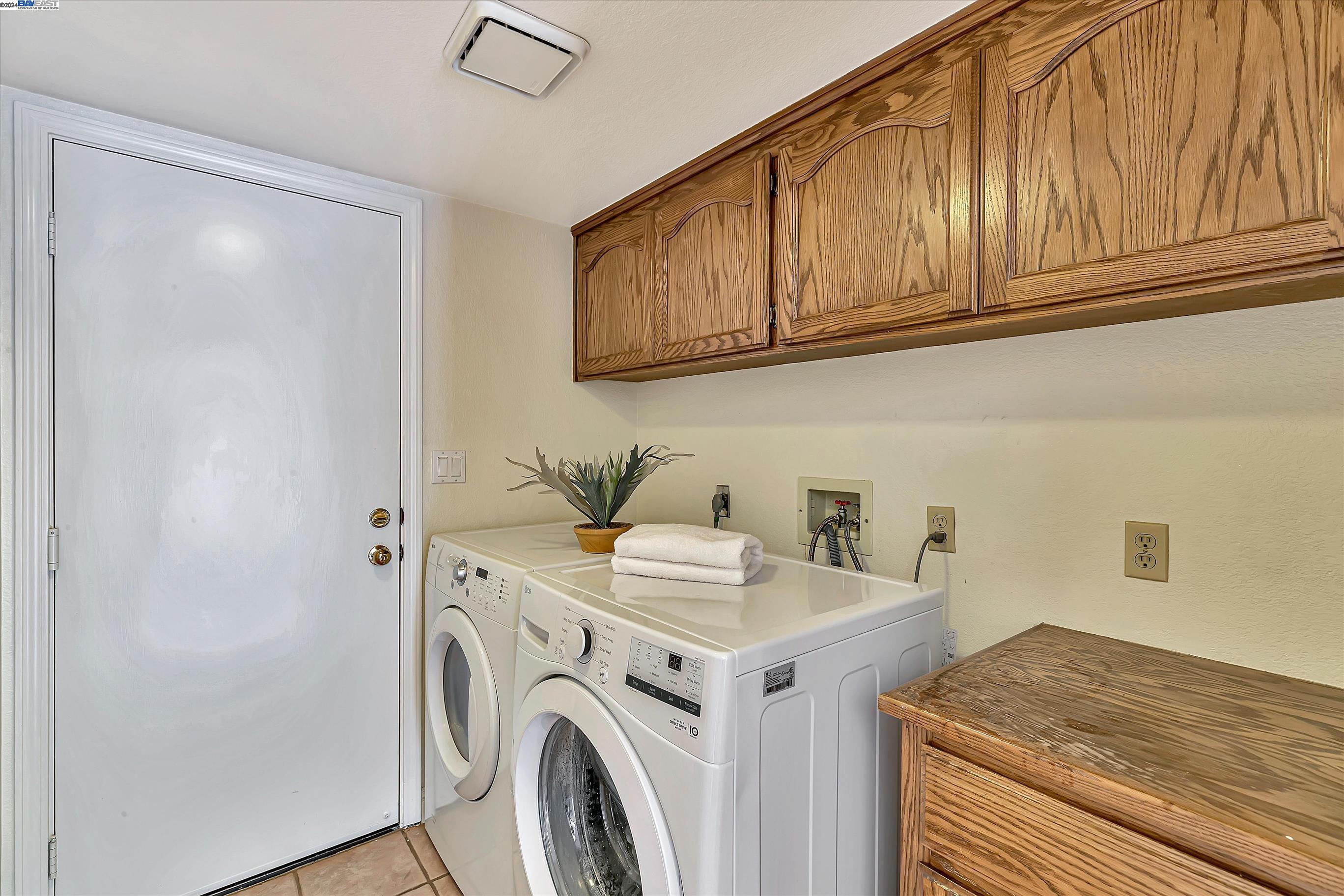 6537 Calle De La Mancha