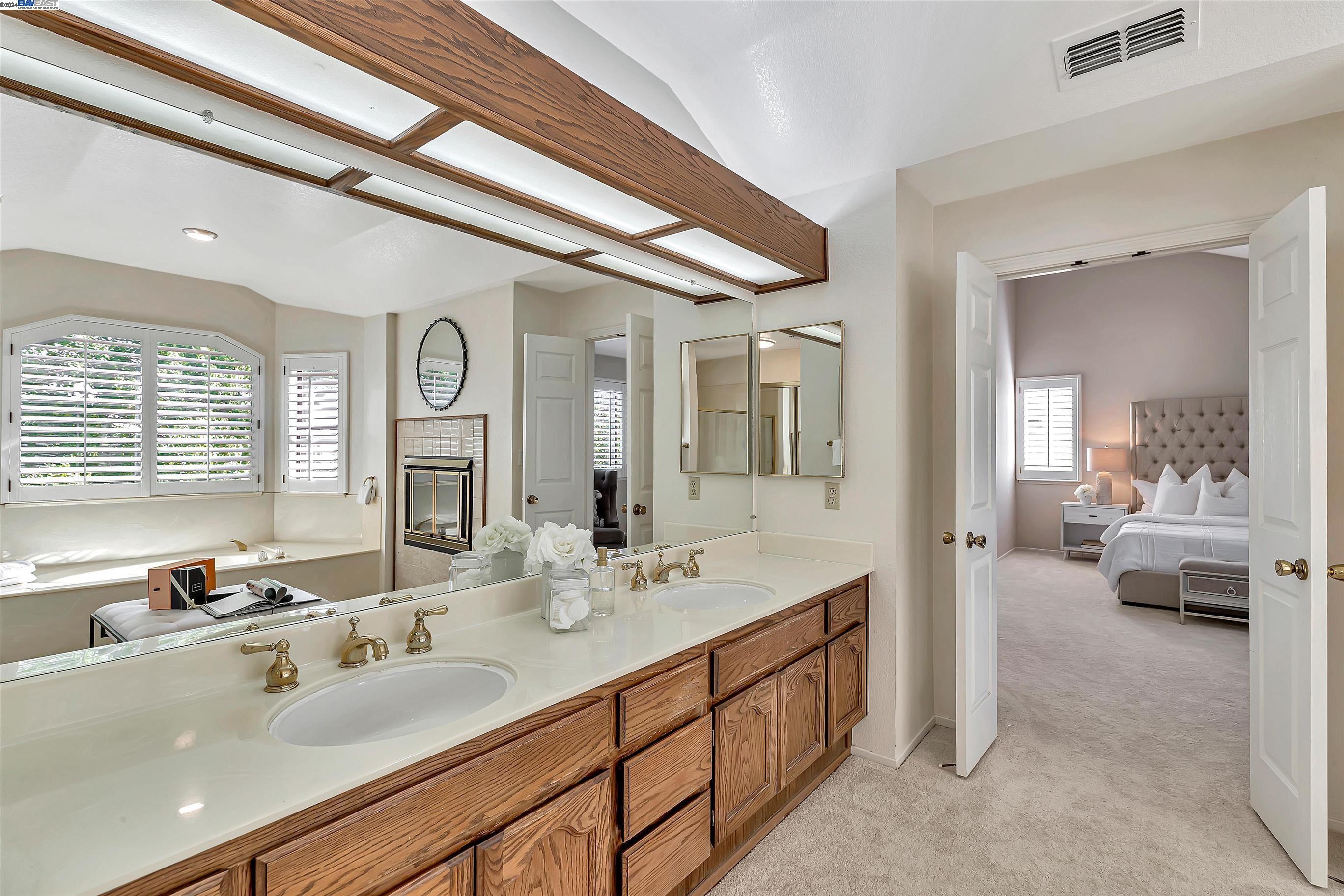 6537 Calle De La Mancha