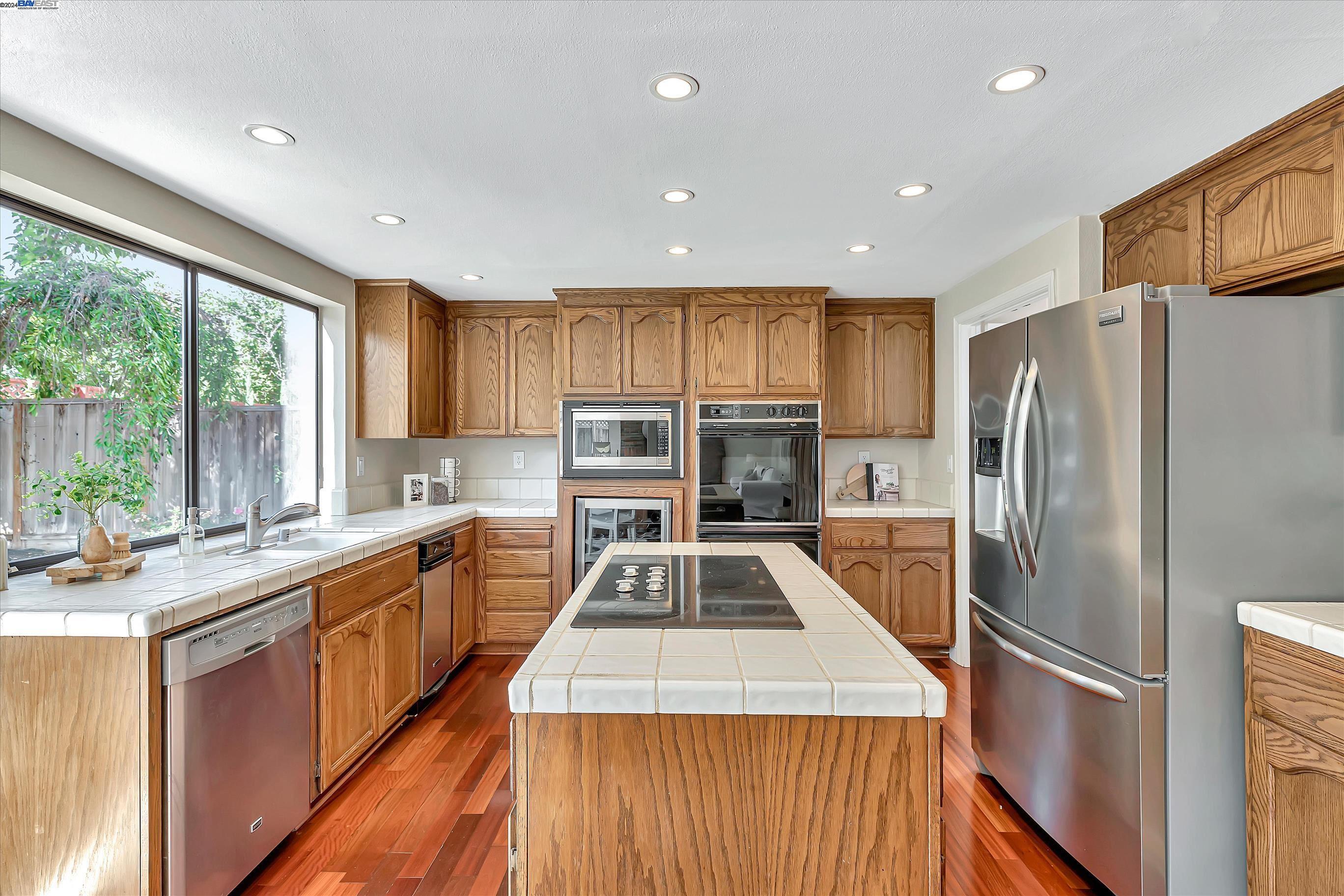 6537 Calle De La Mancha