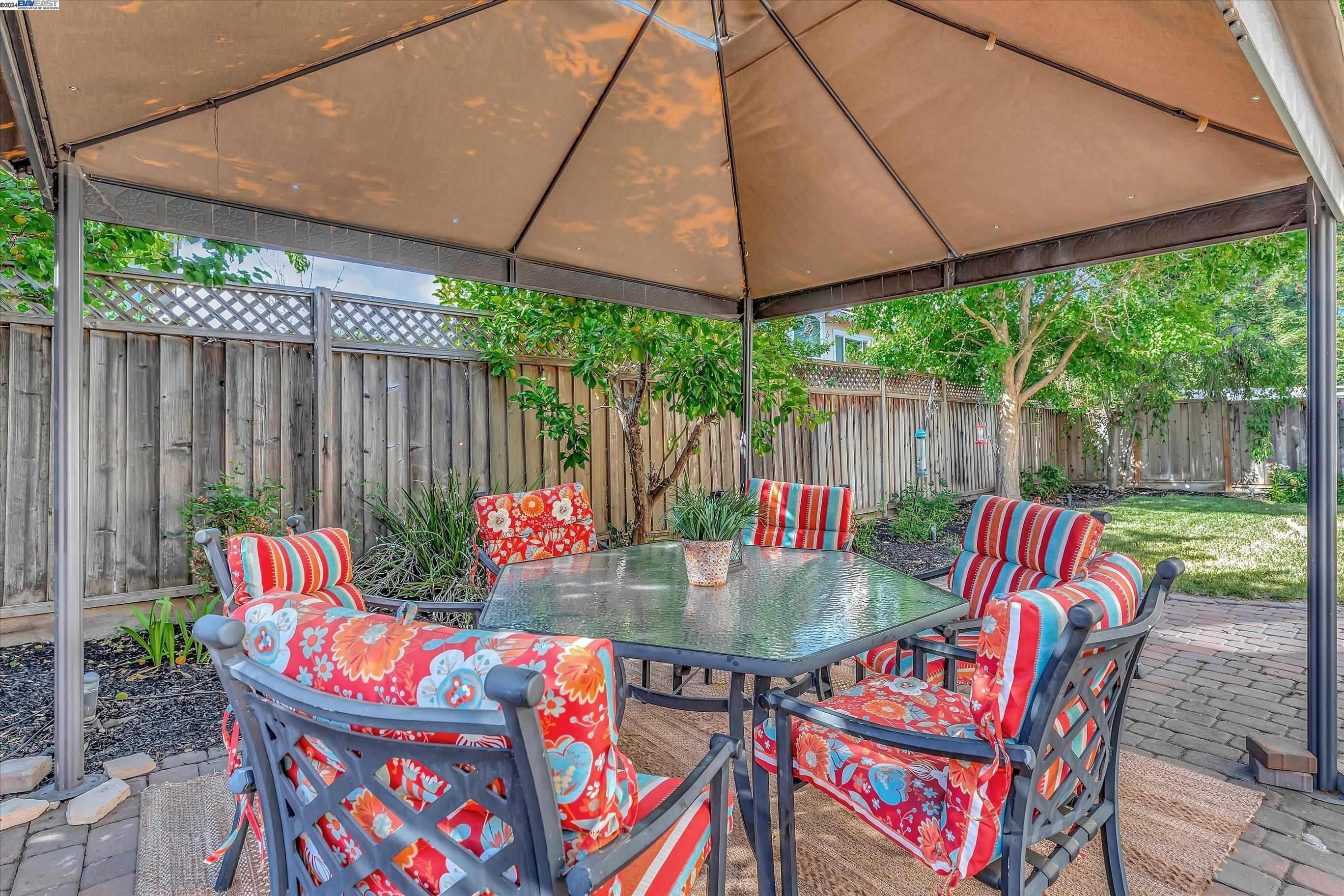 6537 Calle De La Mancha