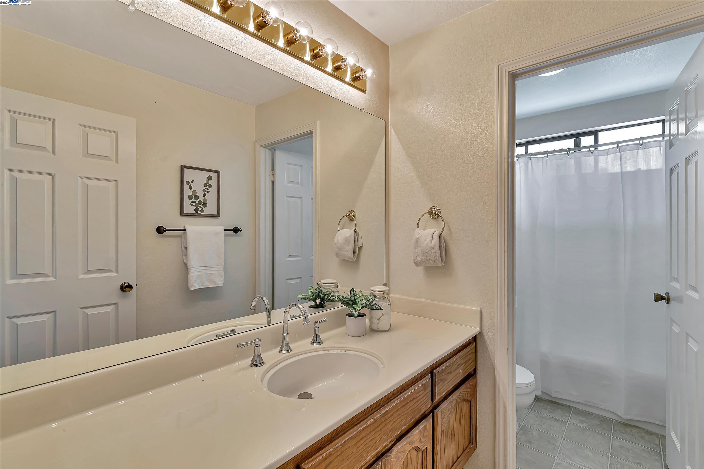 6537 Calle De La Mancha