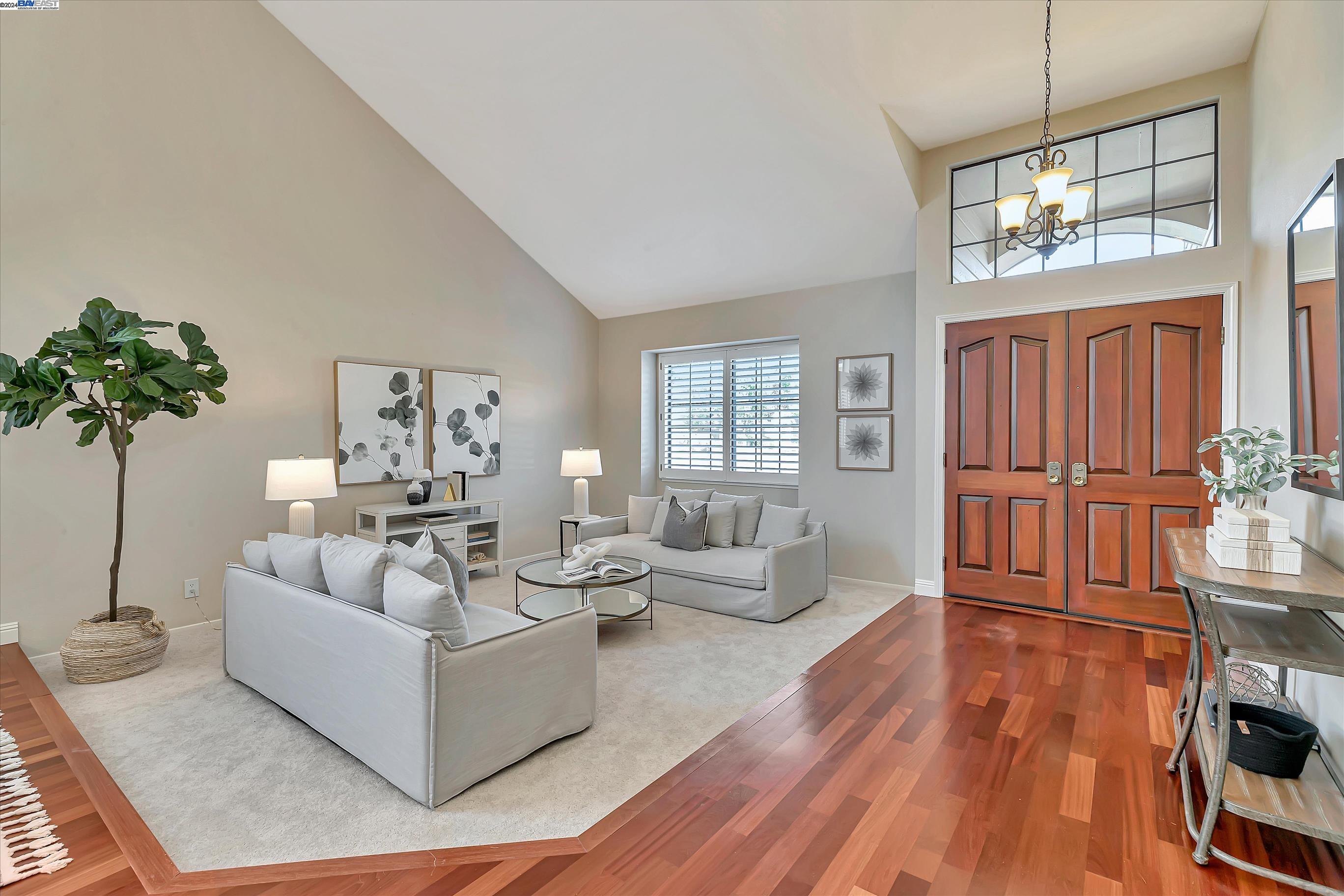 6537 Calle De La Mancha