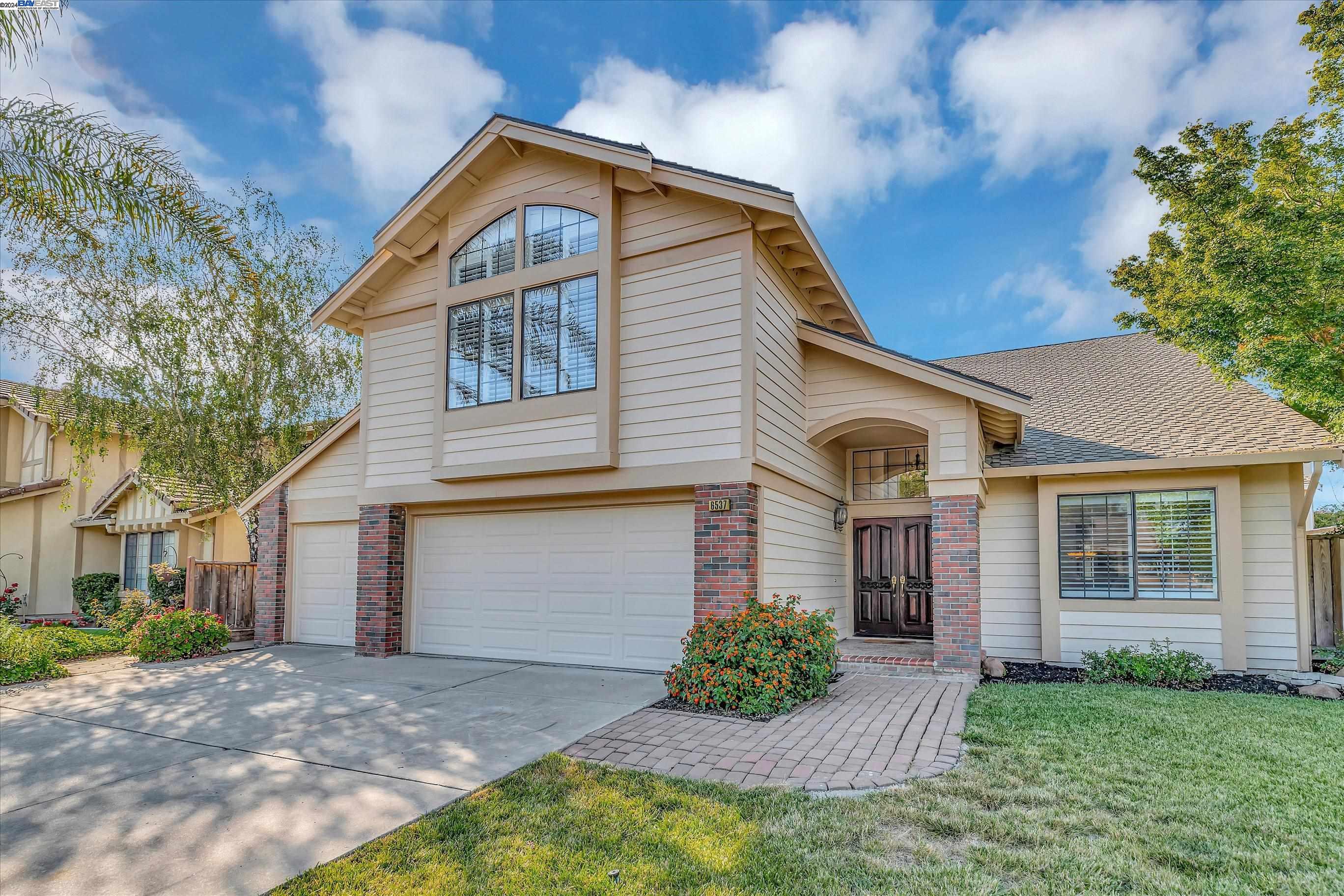 6537 Calle De La Mancha