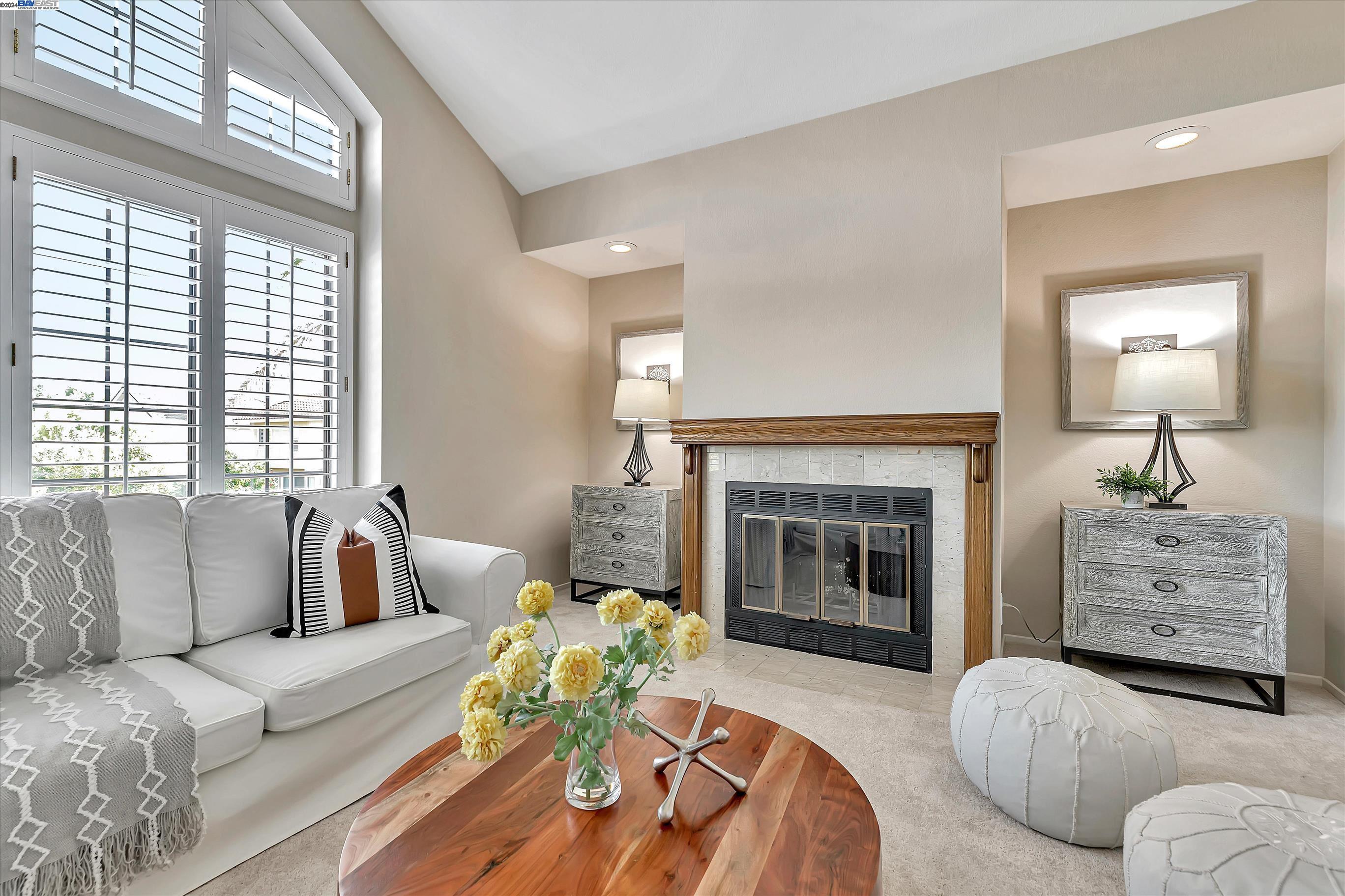 6537 Calle De La Mancha