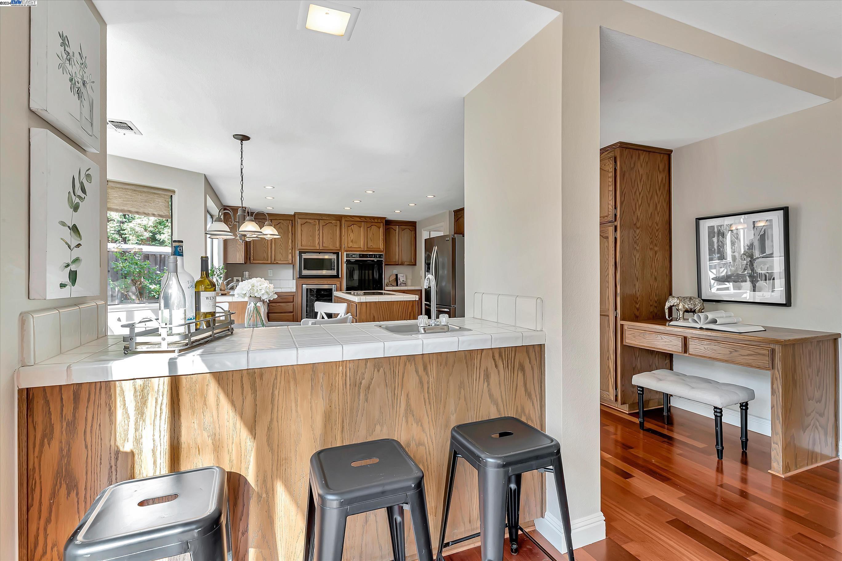 6537 Calle De La Mancha