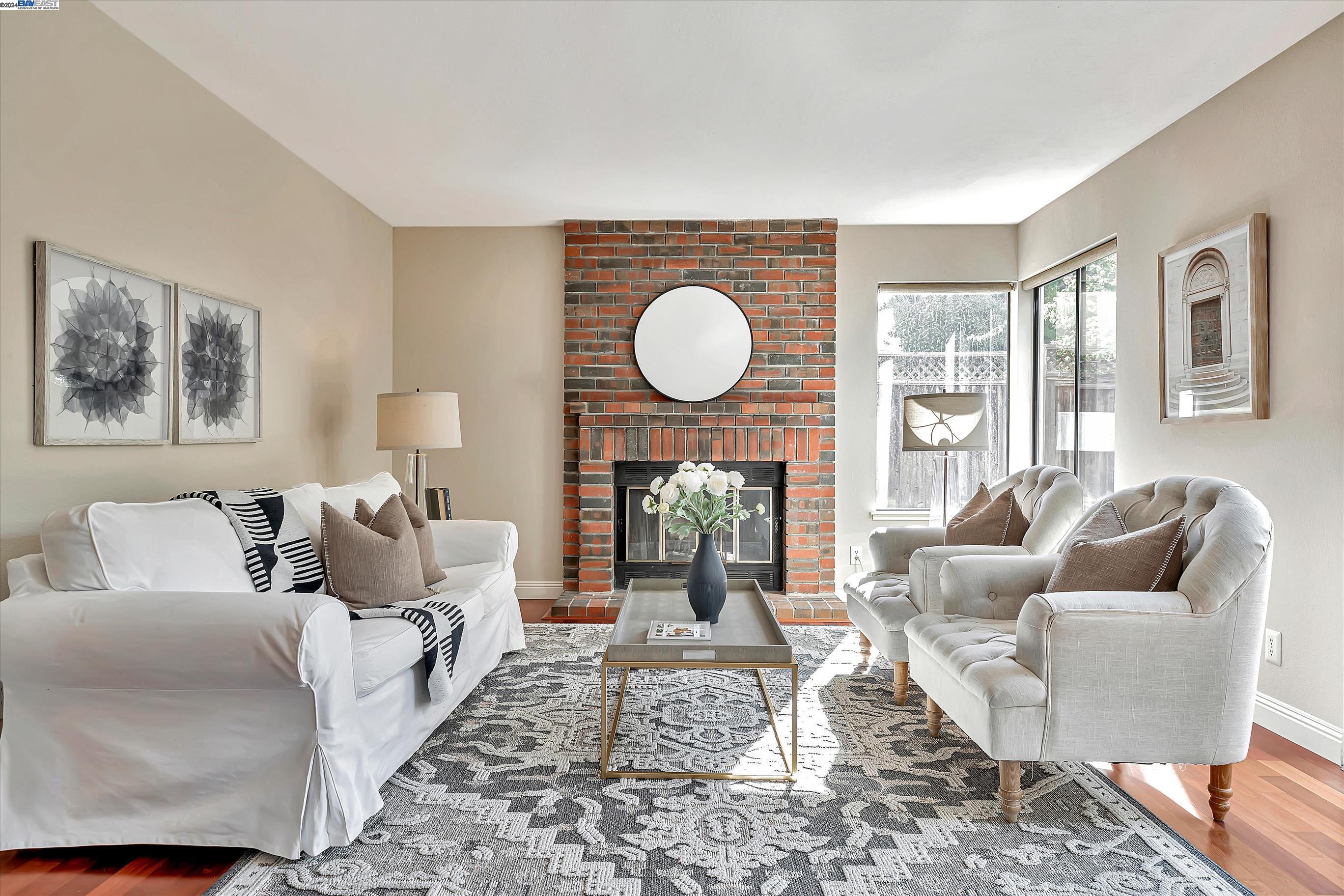 6537 Calle De La Mancha