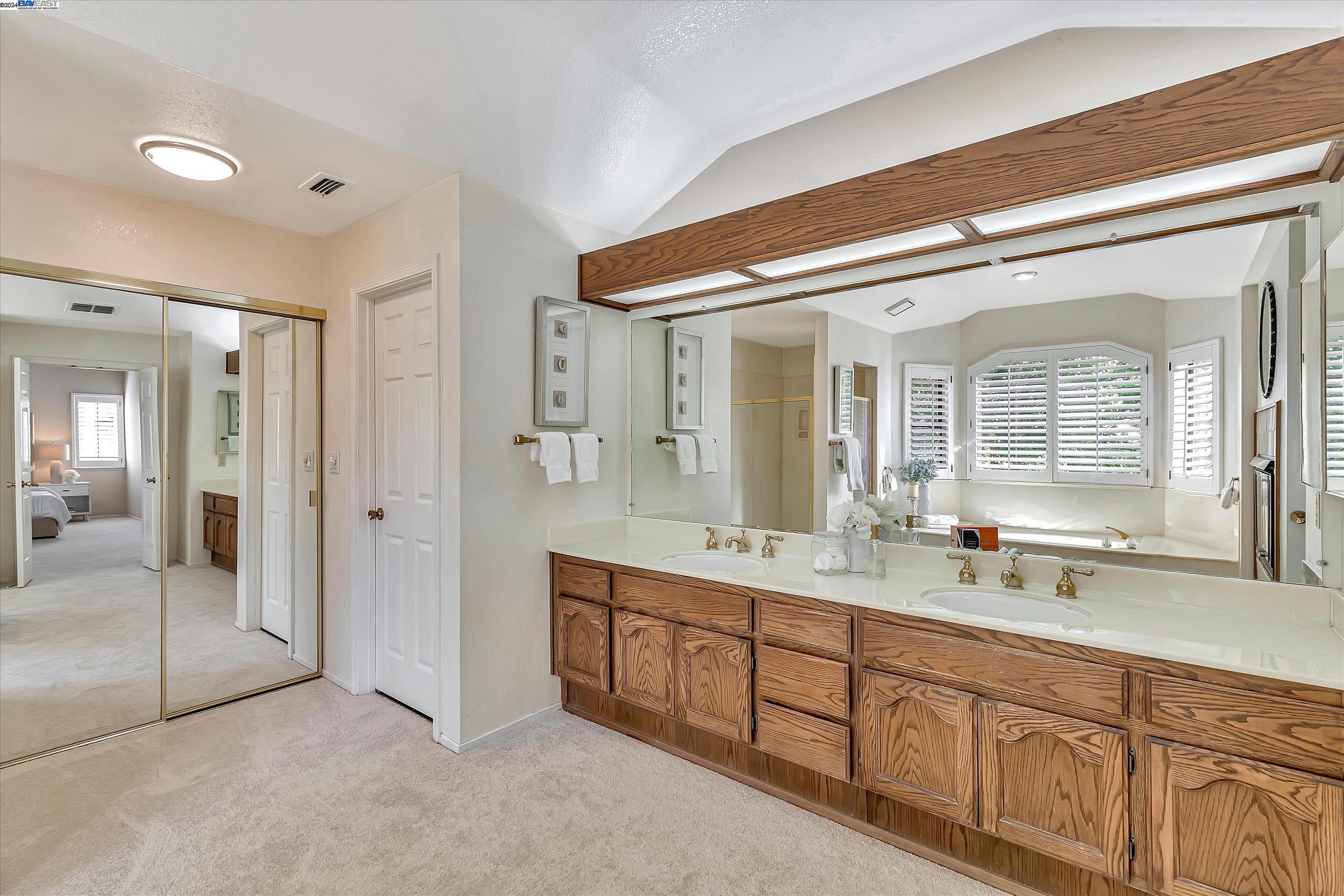 6537 Calle De La Mancha