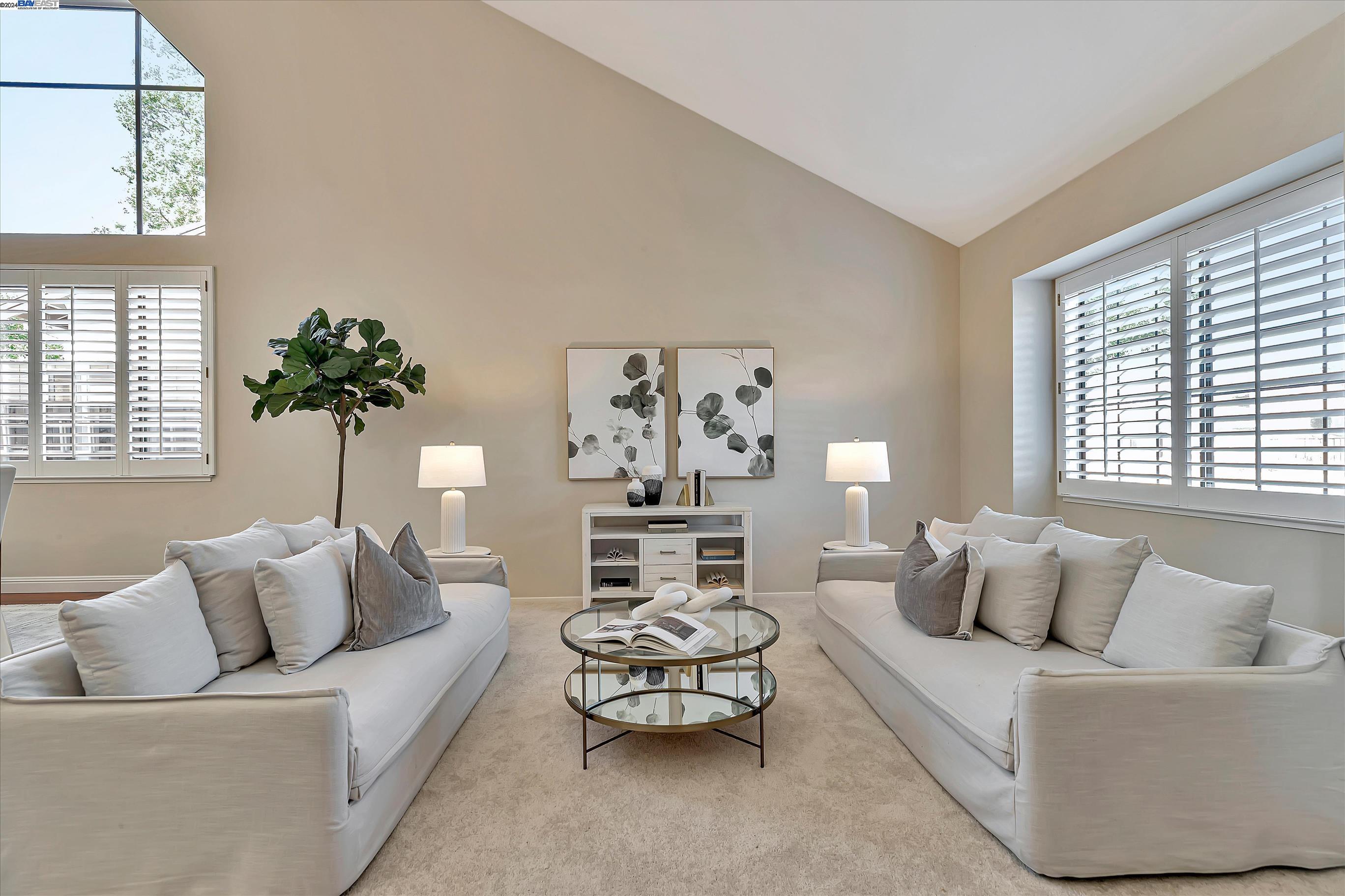 6537 Calle De La Mancha