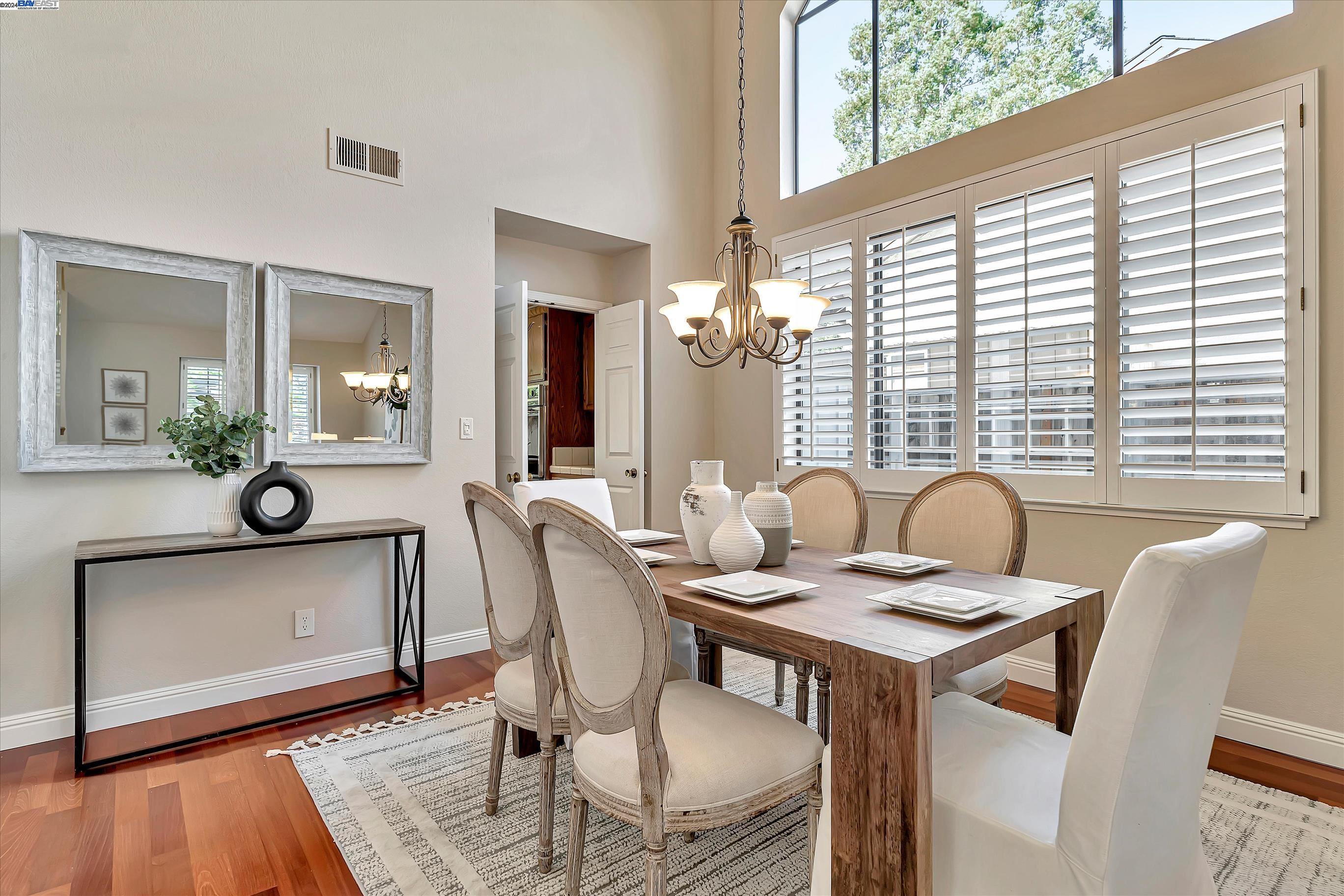 6537 Calle De La Mancha