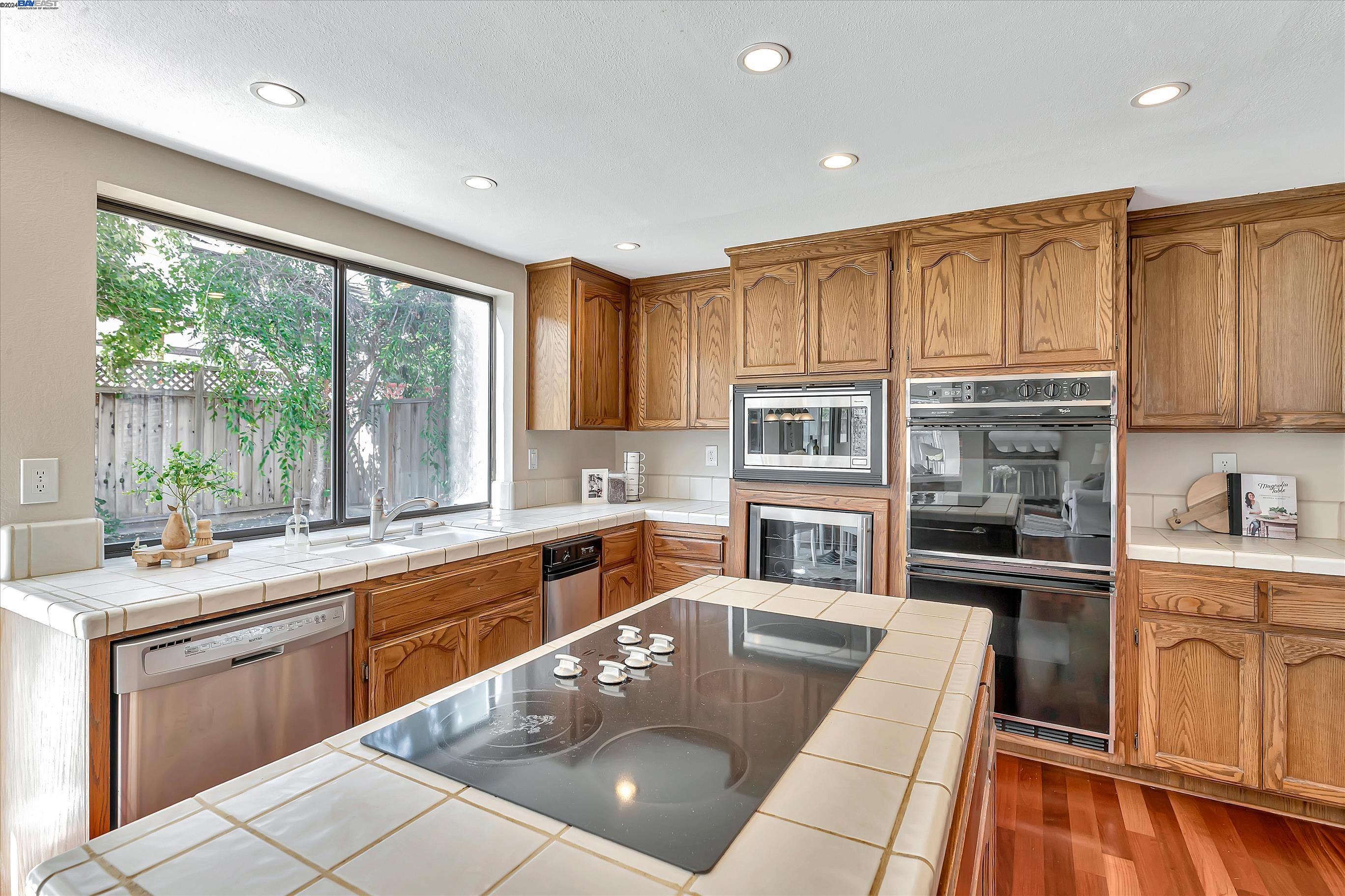 6537 Calle De La Mancha