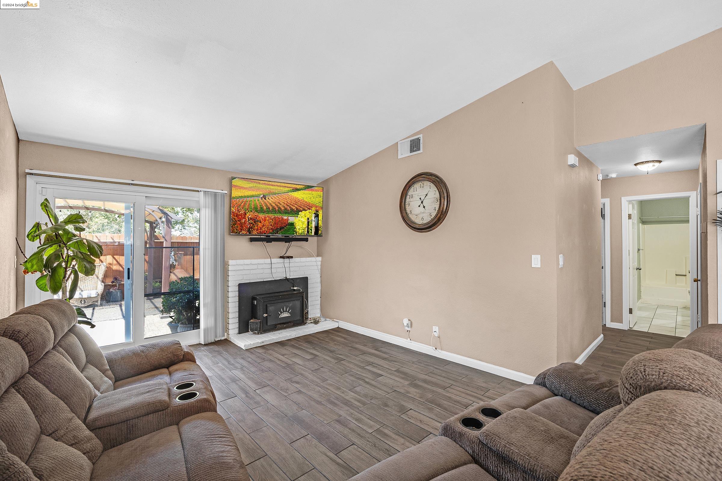 3645 Desanie Cir.