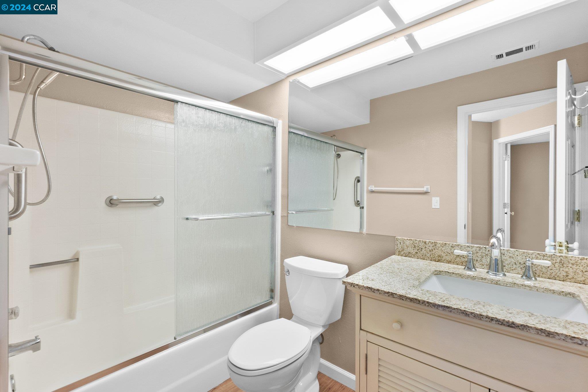 2675 Oak Road Unit: E